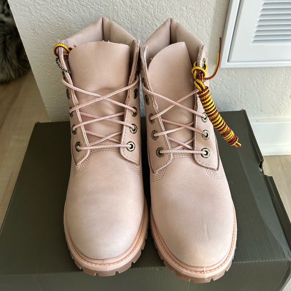 NEW IN BOX! Timberland Pink Nubuck Waterproof, Insulated Boots - Picture 6 of 9